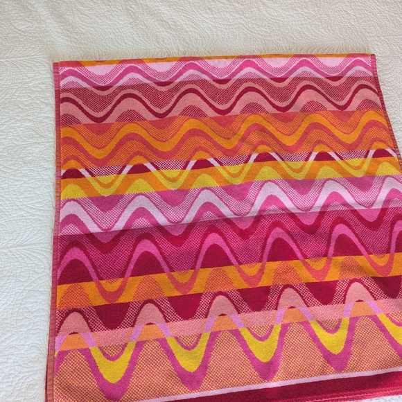 Resort Collection TerriSol Vibrant Wave Stripe Beach Towel - Picture 2 of 5